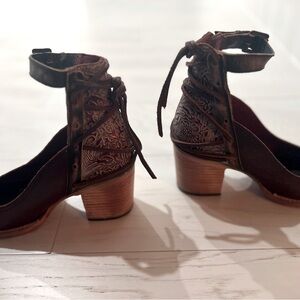 Freebird Raeannie size 8